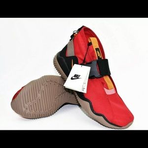 Nike Komyuter ESS Gym Red /Black Shoes Size 10.5